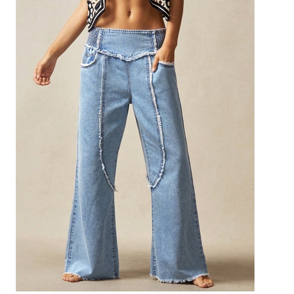 Denim - Light Wash Frayed Detail Pockets Stretchy Cropped Denim Pants